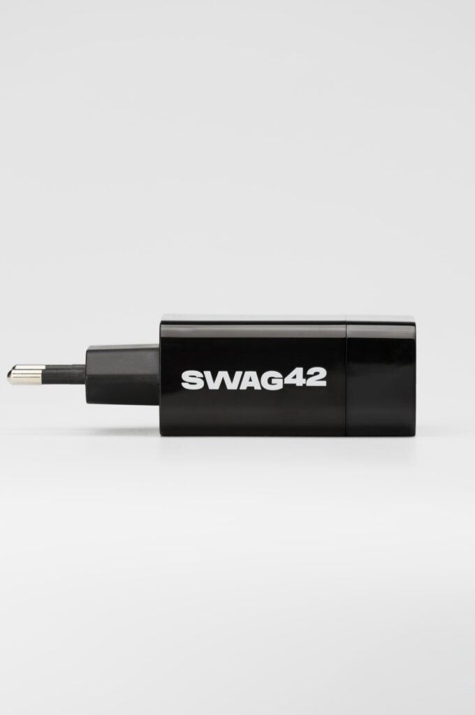 Travel adapter