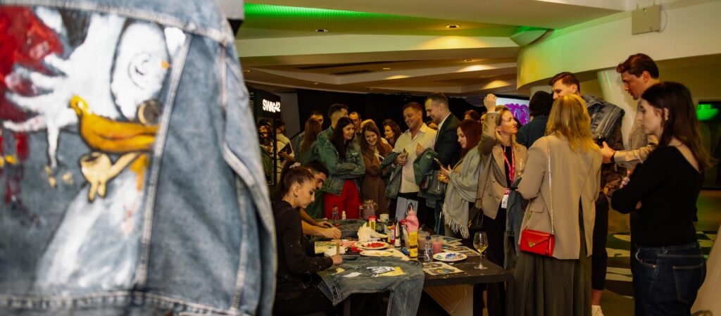 live painting show by Swag42 CryptoProcessing by Coinspaid for event checklist.