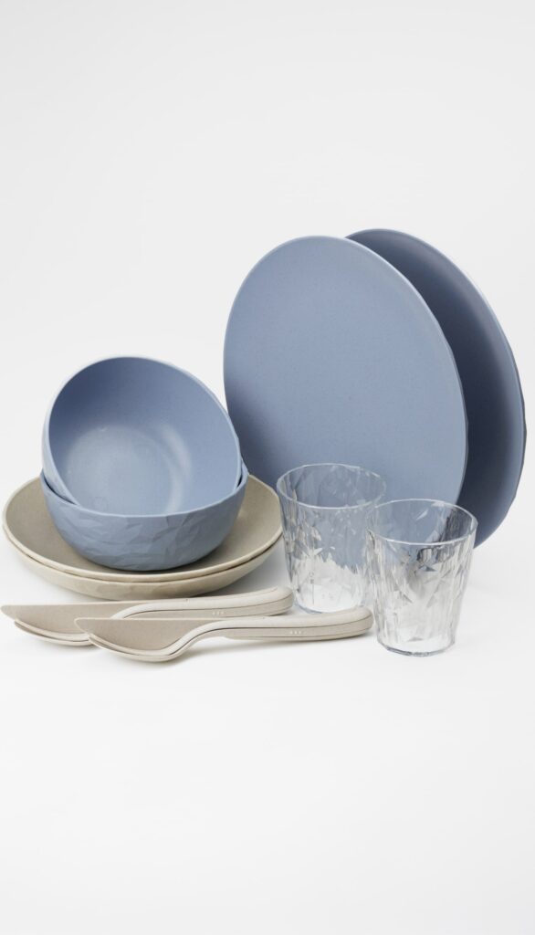 Compact dinner set