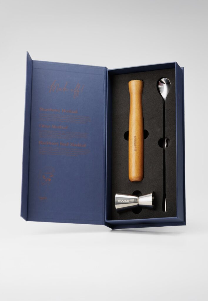 Branded cocktail set