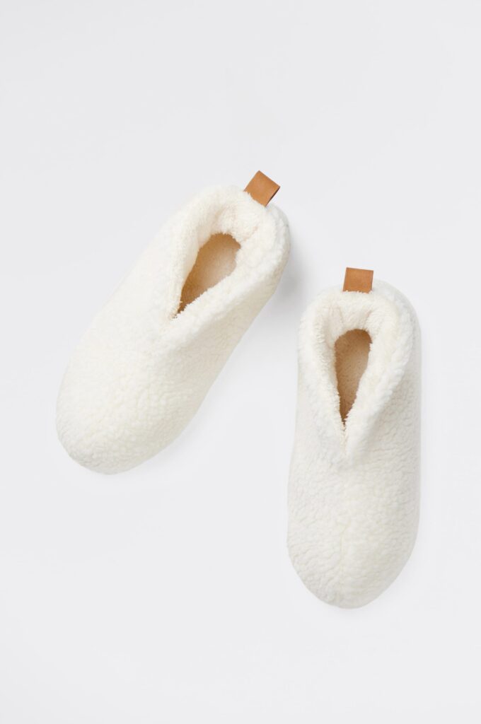 Custom eco-fur slippers