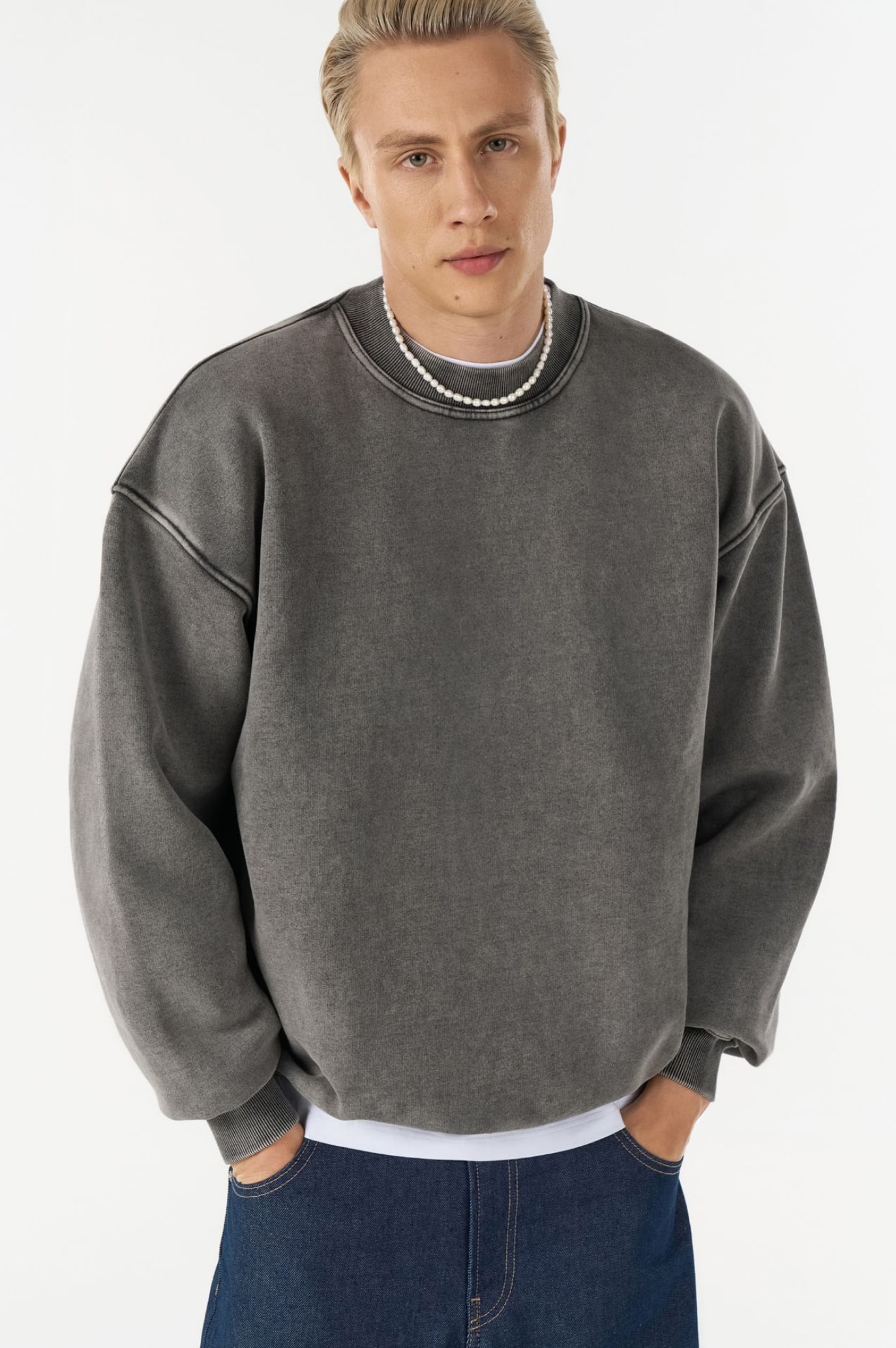 Custom washed-out organic cotton sweatshirt 