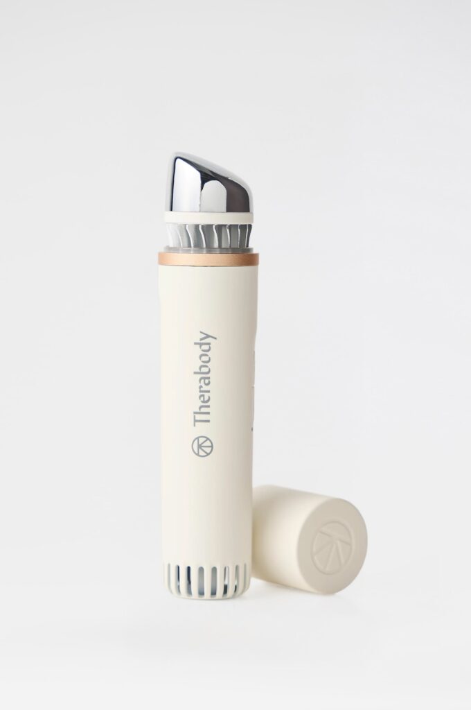 Rechargeable facial tool